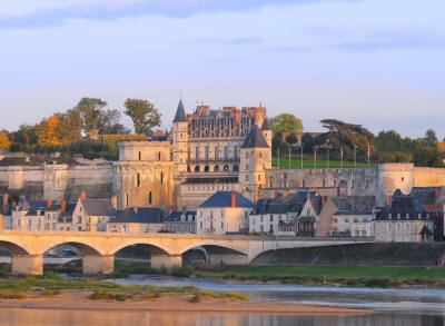 das Schloss Amboise und die Loire im Herbst