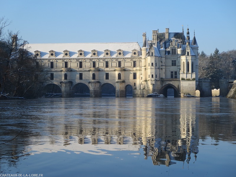 Chenonceau château de la Loire couvert de neige