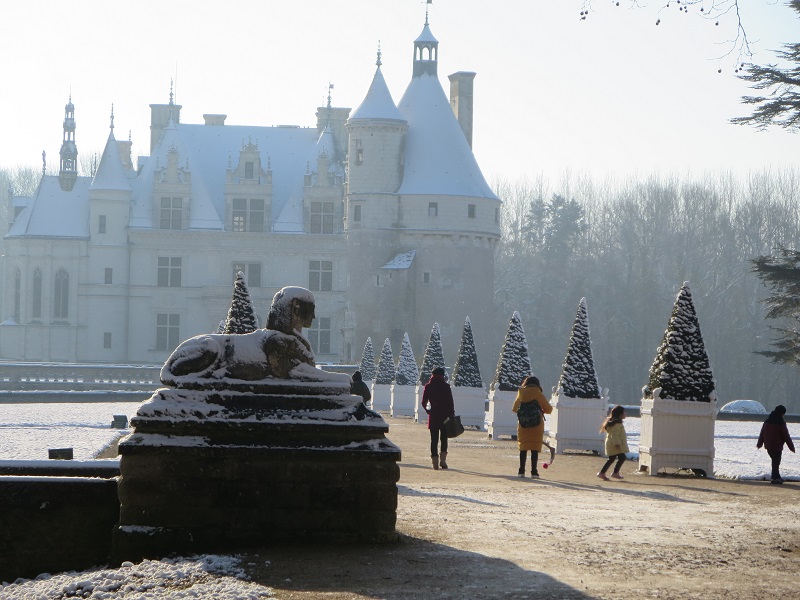 Chenonceau Sphinx et touristes