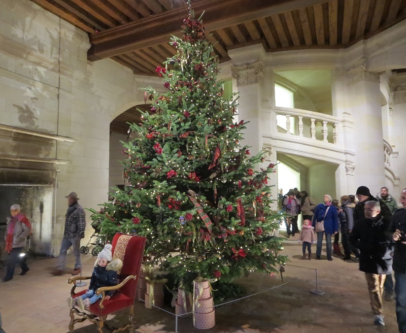 Le sapin de Noël et l’escalier magique du château de Chambord