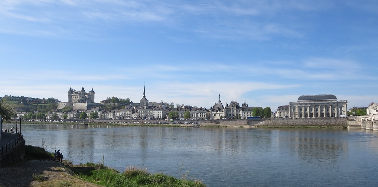 ville de Saumur et la Loire